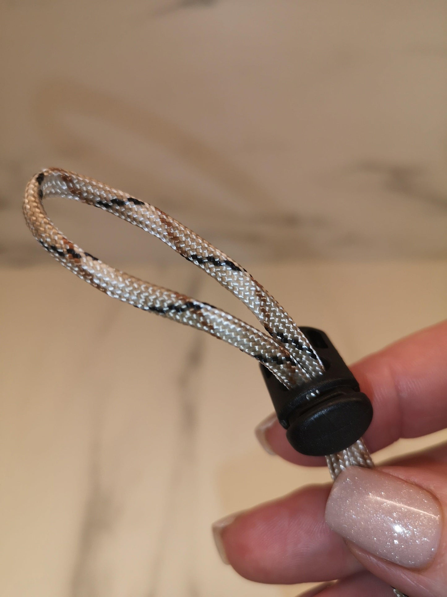 4mm beige/brown paracord. 7 Strand