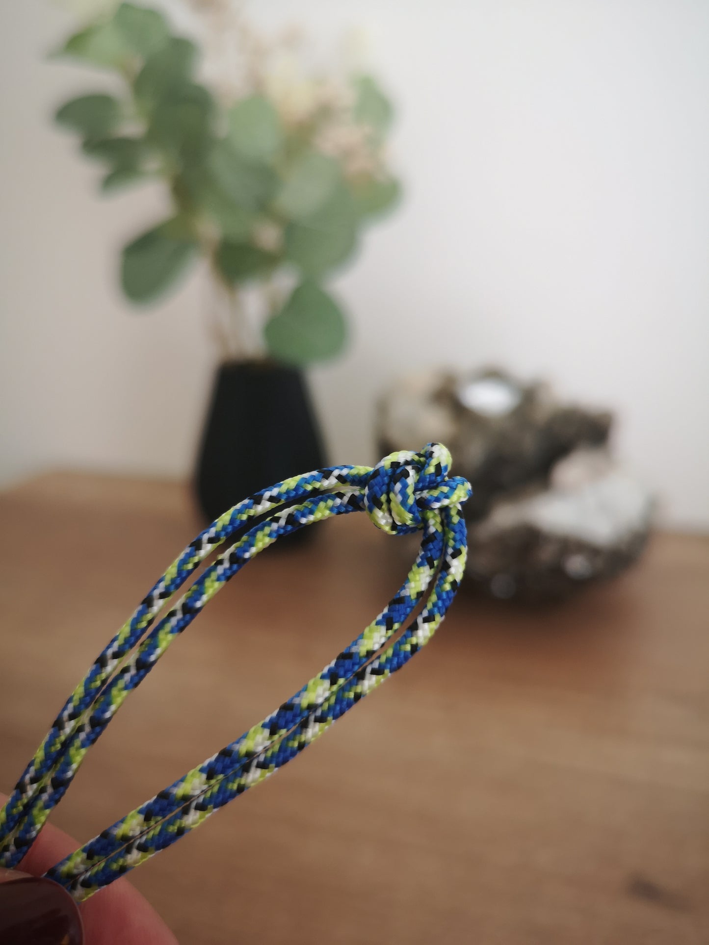 2mm paracord. Blue/yellow