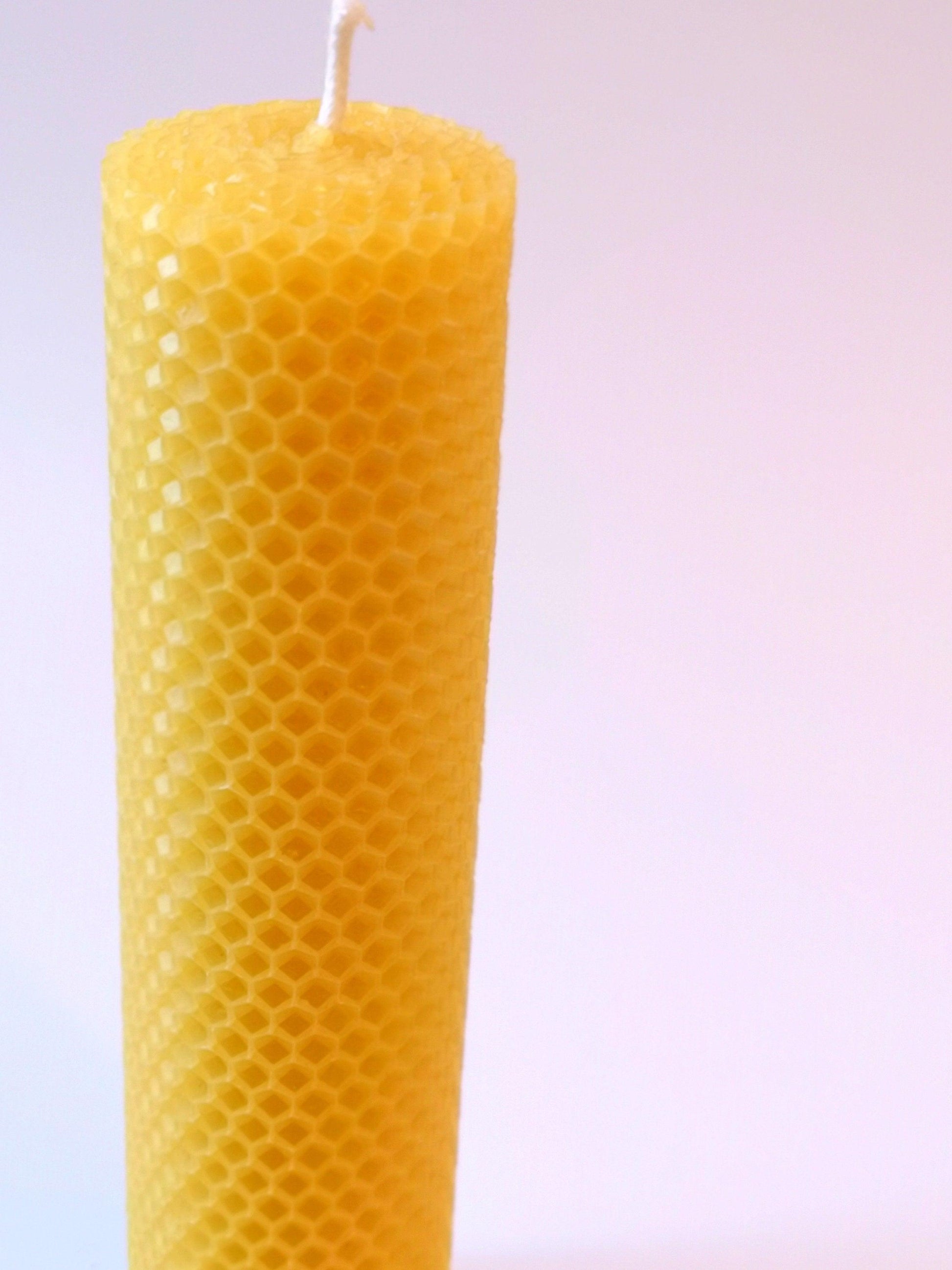 19cm hand-rolled beeswax candle. - 2 little bees