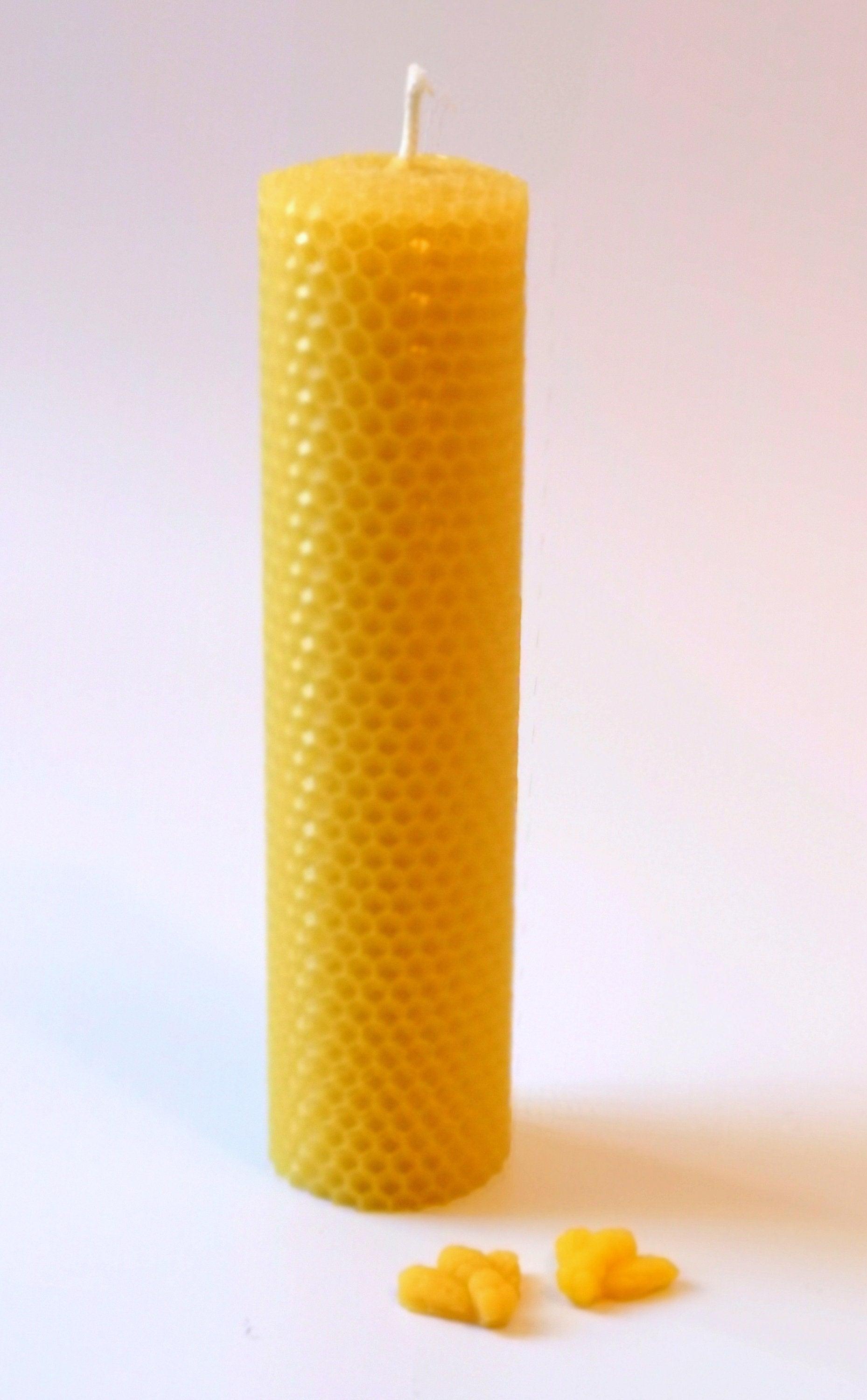 19cm hand-rolled beeswax candle. - 2 little bees