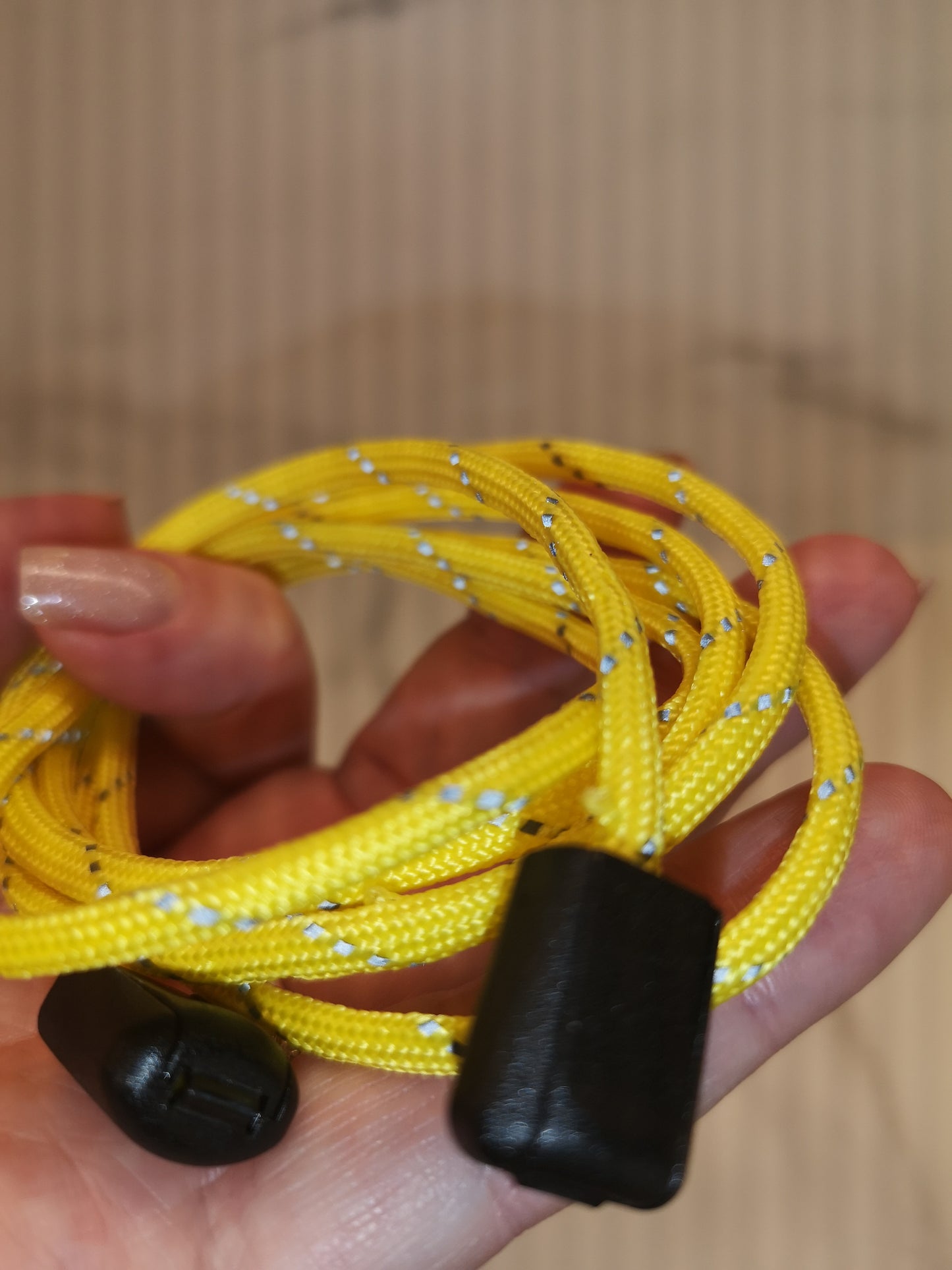 4mm yellow reflective paracord. 7 Strand