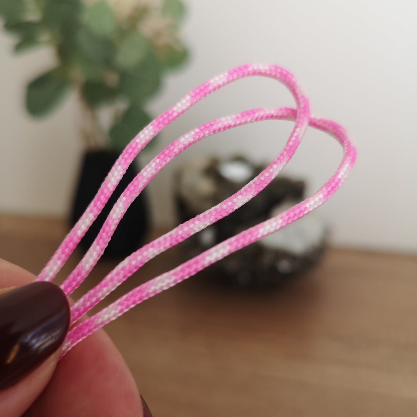 2mm paracord. Pink/white