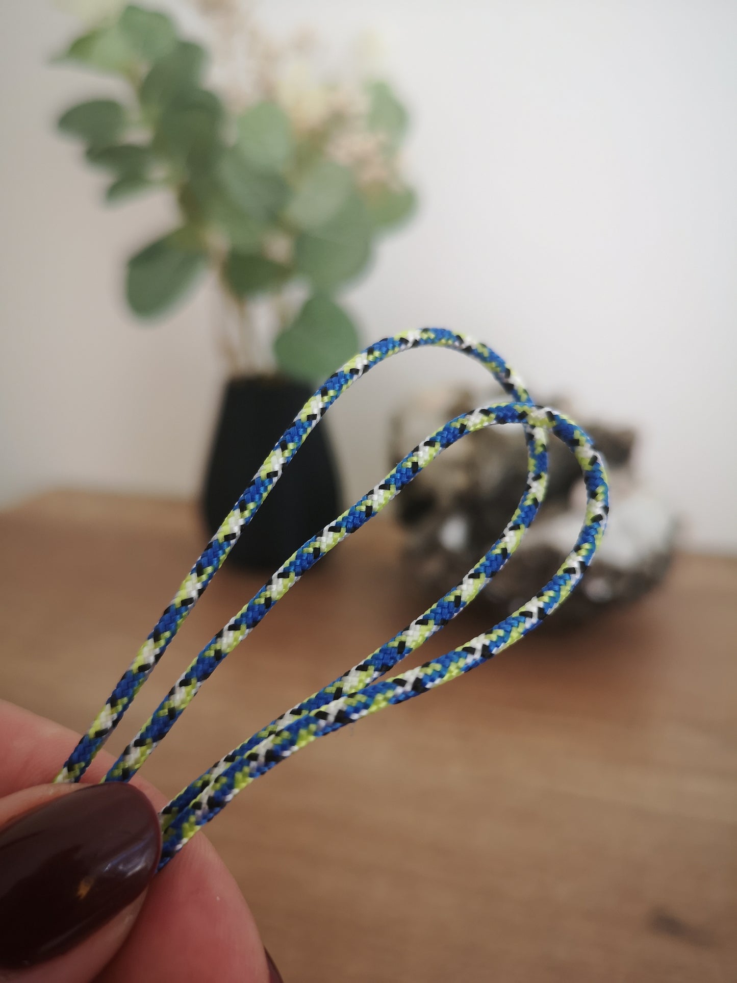 2mm paracord. Blue/yellow