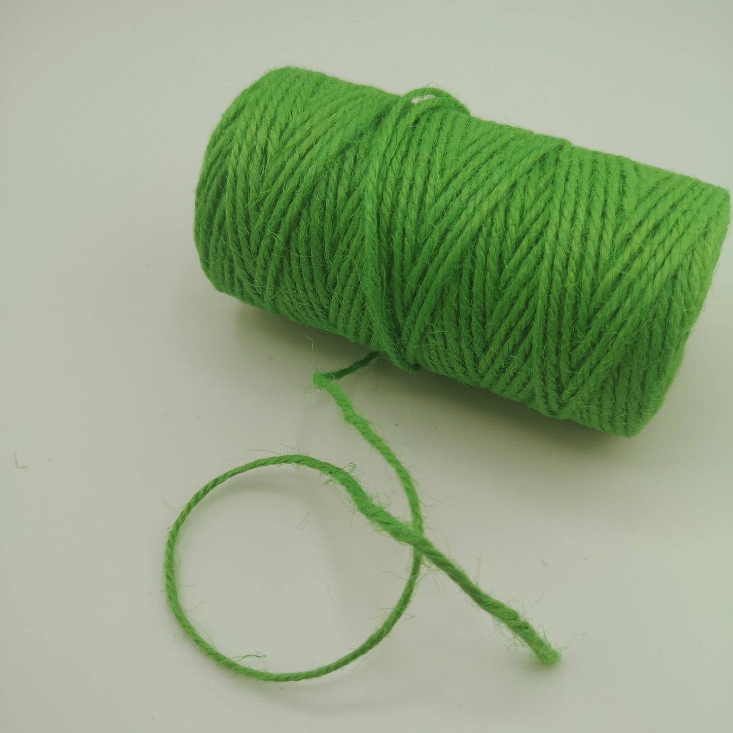 Natural Jute Twine Roll – Eco-Friendly Garden, Craft & Packaging String